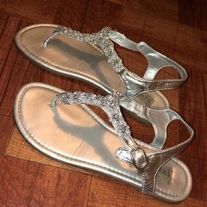 ❕Steve Madden Silver Girl’s Sandals Size 4